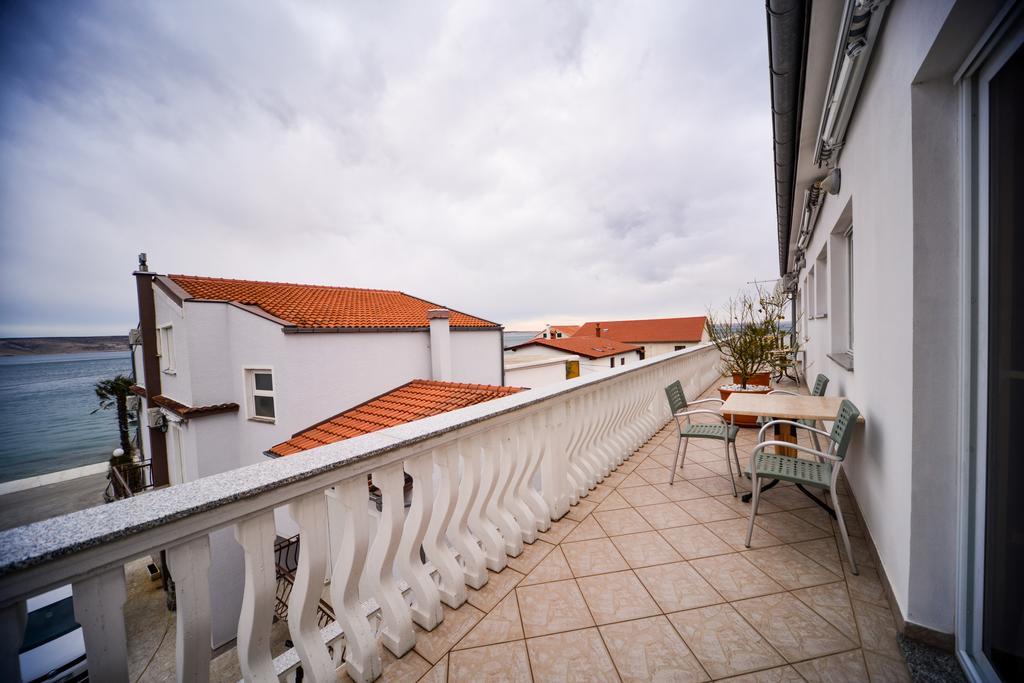 Apartments Dalmacija Starigrad Paklenica Rom bilde
