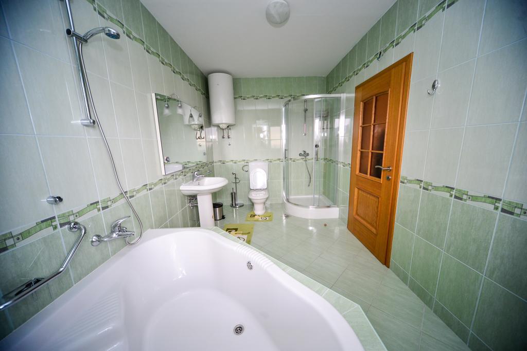 Apartments Dalmacija Starigrad Paklenica Rom bilde